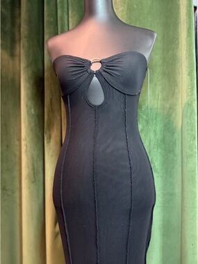 Strapless Black Bodycon Dress with Front Ring Detail
